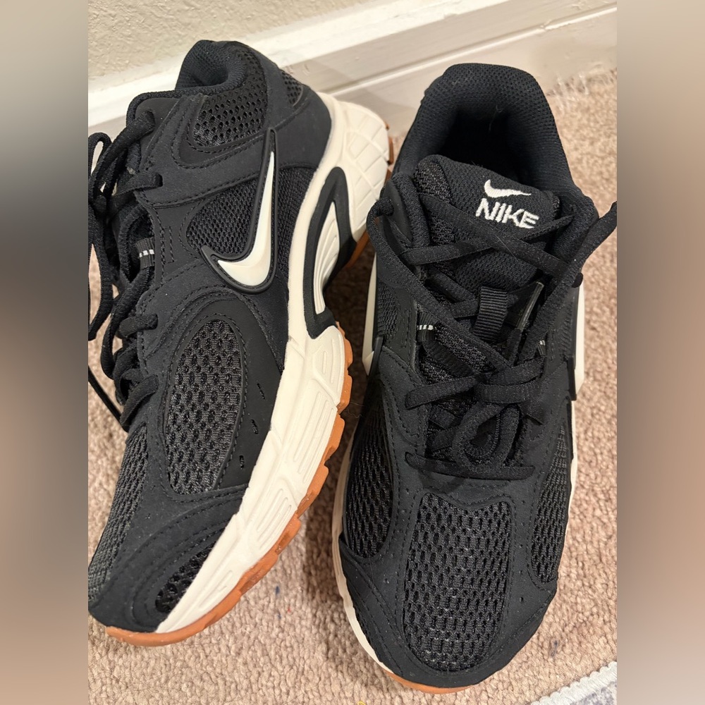 Women’s Nike V5 RNR Sneaker